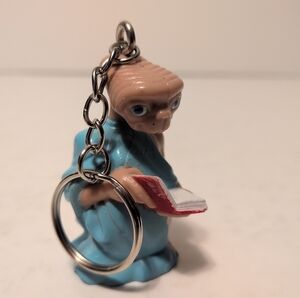 Vintage E.T. Extra Terrestrial Figurine Keychain 1982 Vinyl Figure Reading Book